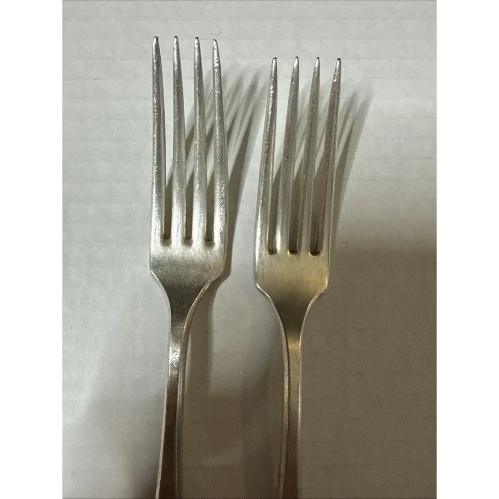 Oneida Community Silverplate 1917 Adam Salad Forks (2)‎